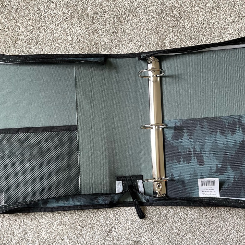 Green and Black Patterned zippered binder for school - Picture 4 of 5